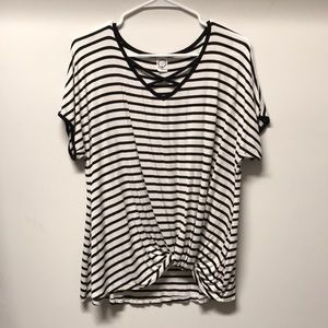 FINAL PRICE NWOT FLOWY STRIPED CRISS CROSS TOP
